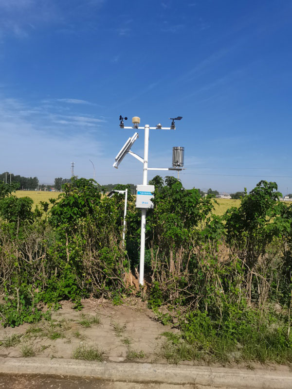 在河南安陽雙全村，我們安裝了智慧農(nóng)業(yè)氣象站